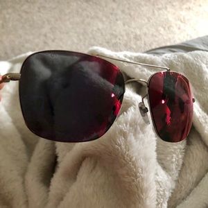 GUCCI SUNGLASSES IN CASE